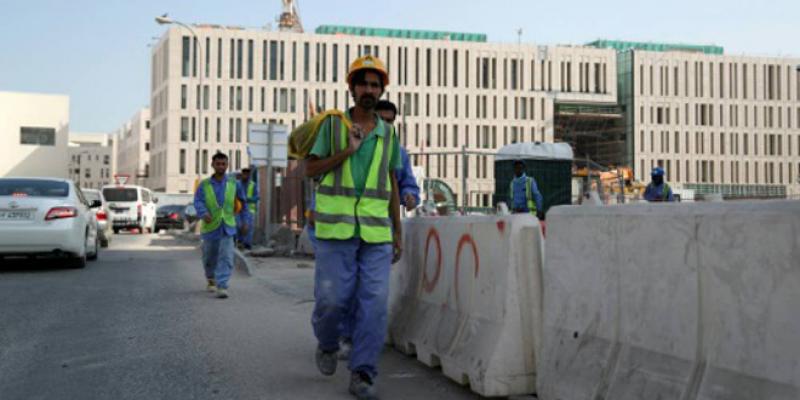Qatar : Fin des autorisations de sortie pour les travailleurs étrangers