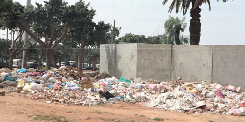 Casablanca: Les déchets inertes narguent les autorités locales