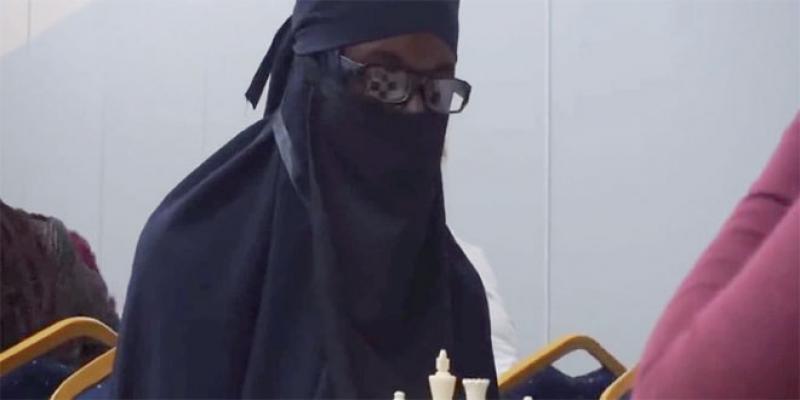 Kenya: Sous un niqab, il participe à un tournoi féminin d’échecs