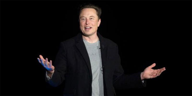 Twitter: Elon Musk «avance» malgré les critiques