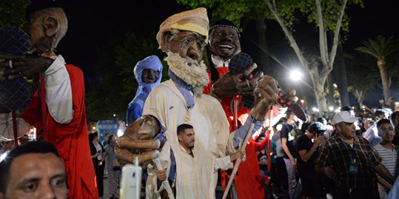 Fès tient son carnaval des arts de la rue 