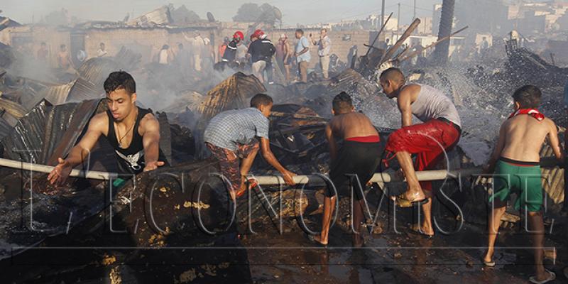 DIAPO - Un incendie ravage un marché à Salé