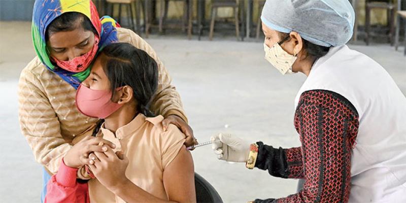 L’Inde commence à vacciner les adolescents! 