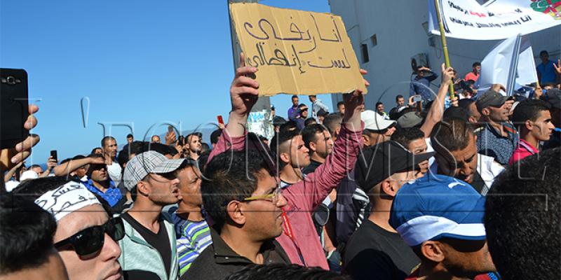 DIAPO / Al Hoceima : La plus grande marche depuis le début des protestations