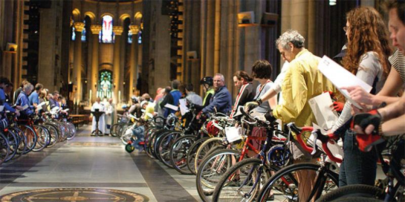 New York: Des cyclistes «bénis» à l’église