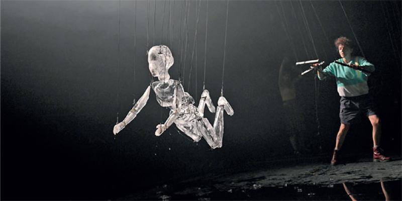 Marseille: Les marionnettes d’Elise Vigneron brisent la glace
