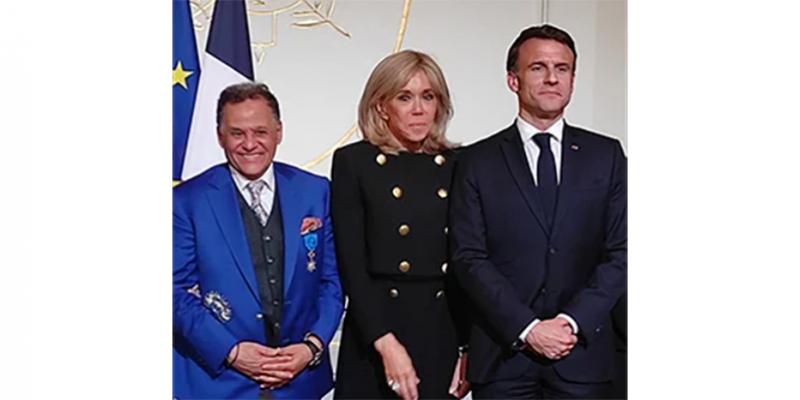 Macron décore Mehdi Qotbi de l'Ordre national du Mérite
