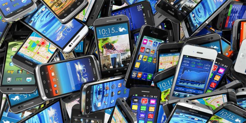 Télécoms: Les smartphones raflent la vedette
